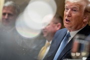 トランプ「ソウルはなぜ北朝鮮との国境付近の危険地帯にあるんだ？アホなのか？」→韓国人「…」＝韓国の反応