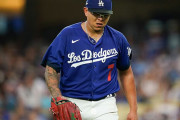 【海外の反応】DVで逮捕されたMLB最多勝のウリアスが日本行きか【NPB】