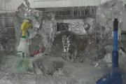アパートの1室が「氷の城」に！休暇中に暖房を切った住人による節約事故