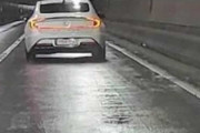 【画像】トンネル爆走