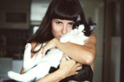 猫嫌いの彼氏と同棲を始めた女性、猫に暴言を吐いているのを目撃し男性に、猫を追い出すくらいならお前が出ていけ！