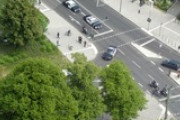銃撃犯の容疑者をカーチェイスの末拘束！「怪我人が出なかったのは良かったね〜🙌🏽」「悪事を働いていても命を大切にしていることに感謝」海外の反応