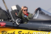 韓国人「文大統領が韓国式FA-50戦闘機で飛行！」大統領初の国産戦闘機で領空を飛行しADEX2021に登場！　韓国の反応