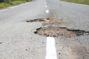 海外「日本のような国は道路修理が1～2日で終わるのに、なぜここでは何週間もかかるのか？」