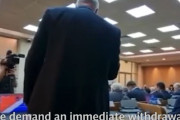 海外「プーチンに戦争の終結を求めたロシア議員が会議から追い出される」