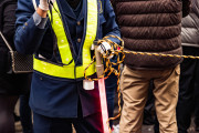 海外「日本の警備員は運動量がハンパないな！」日本人は仕事に情熱を持っていると感動する外国人