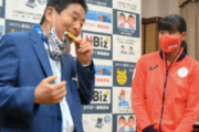 【中国の反応】名古屋市長がかじった金メダル交換へ「先にお前の脳みそ交換しろ！」「てかこれ犯罪じゃないの？」「選手を侮辱している！」中国人も大激怒　
