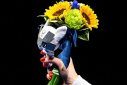 海外「また日本に泣かされた」 東京五輪のブーケに込められた日本人の想いに外国人が涙