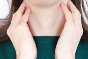 韓国人「これが250万ウォン（約25万円）のネックレスだなんて信じられるか？」