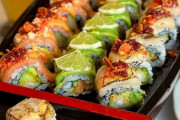 「寿司を作り続けてここまで極めた」外国人の完璧な料理集が話題に