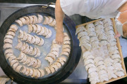 東京で一番人気の餃子店、おけ以の餃子が美味しそう！ 外国人「日本は期待を裏切らない」