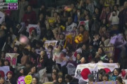 海外「日本人が唯一スタジアムにゴミを捨てる場面」