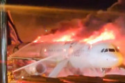 【悲報】韓国の空でまたもや航空機トラブルｗｗ エア釜山機が炎上して現場騒然ｗｗｗ