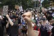 「黒人の命も大切」…日本の大阪で1000人抗議デモ＝韓国の反応