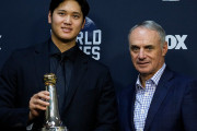 海外「大谷翔平は歴史的偉業を成し遂げたんだ」史上16人目のMLBコミッショナーの特別表彰！