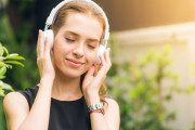 海外「日本の歌を聴くとちょっと感情的になっちゃうんだ」外国人が好きな日本の音楽