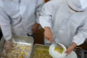 イギリス人「日本を見習って学校で子どもたちに給仕や掃除をさせるべきだろうか？」