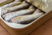 アメリカ人「イワシの缶詰って世界中で食べられてるのか？」
