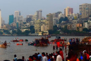 「世界で最も格差を感じる景色だ…」インド・ムンバイの住宅地