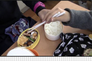 日本の高校生の楽しそうなお昼ご飯の風景に、外国人たち嫉妬！