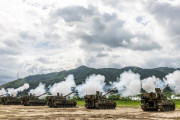 韓国人「妊娠を明かしたのにひどい嫌がらせ…結局流産した女性大尉に怒り」