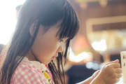 日本人が3歳の娘に「とんでもないゲーム」をやらせて教育していることが話題に！【タイ人の反応】