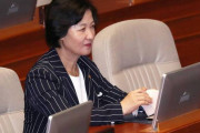 【韓国の反応】日本のメディア「チュ・ミエ疑惑、文政権にダメージ…チョ・グクの二の舞にも」…韓国人「やはりなwww日本人どもが望むことと国民の力が望むことは同じだなwww」