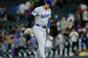 大谷翔平の足に打球が直撃して全米騒然！←「もう投手はやらないで！」（海外の反応）
