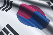 韓国「韓国選手村の前で日本の右翼が旭日旗で挑発」「先に日本が挑発したんだろ」【韓国の反応】