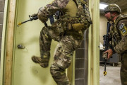 アメリカ国内で1/20の大統領就任式に向けての武装攻撃に備え始める「戦時中みたい…」「アメリカでは普通のことさw」海外の反応