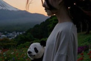 中国人「今の時期の富士山、ここからこう撮るとこう撮れる」　中国人「私も撮った！」「なんでこんなに人がいるの？」