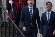 海外「日英友好。ロンドンを訪れた日本首相の写真」