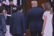 【動画あり】韓国人「トランプ米大統領夫妻が安部夫妻を侮辱」安部夫妻をレッドカーペットーがら追い出し、メラニア婦人は昭恵婦人の腕組みを拒否　韓国の反応