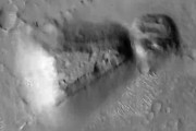 【海外】火星の表面に現れた謎の「構造物」が引き起こす陰謀論の渦とは？