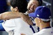 【海外の反応】大谷翔平がカーショーに捧げる52号逆転3ラン！「彼には映画のようなシーンが多すぎる」