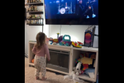 【海外】私の赤ちゃんはBABYMETALが大好きです！