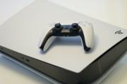 息子のPS5に4歳の甥っ子がハムを入れた。妹に新品を買うように強要した私って間違ってる？