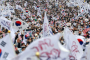 【韓国人「この調査結果ウソじゃね!?」】年齢が高く所得が低いほど"保守的"になる政治傾向と判明...【韓国社会統合実態調査】