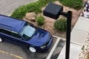 海外「【閲覧注意】 男性の頭を割った後に手錠をかけ応急処置をしようとしない警察」