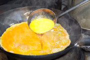 近づいたら危険！？燃える翠雲醤油チャーハンが美味しそう！